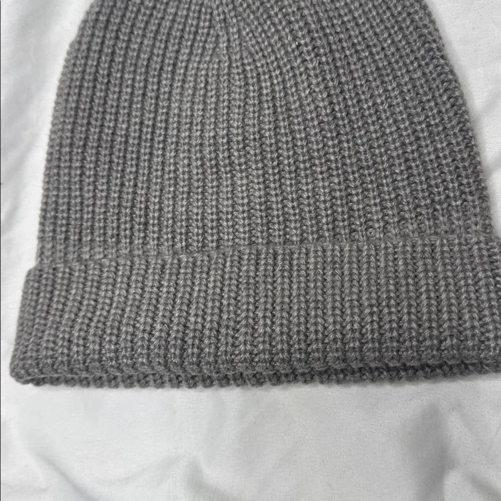 Kate Spade Women’s Gray Rib‎ Knit Bow Hat.